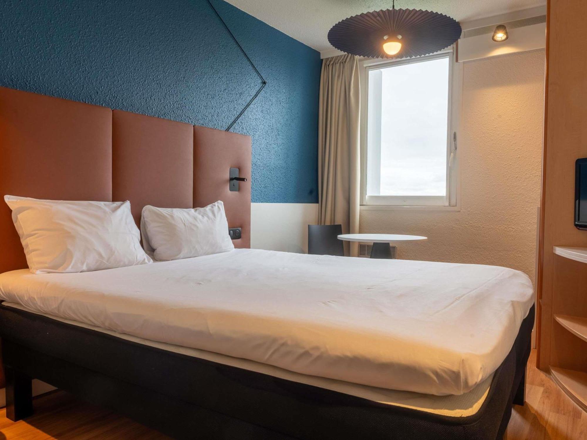 Готель Ibis Lyon Est Брон Екстер'єр фото